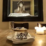 Ξενοδοχείο Solitude 4*