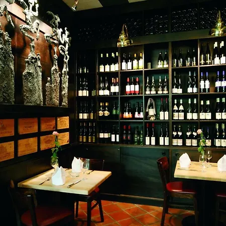 ソリチュード ホテル